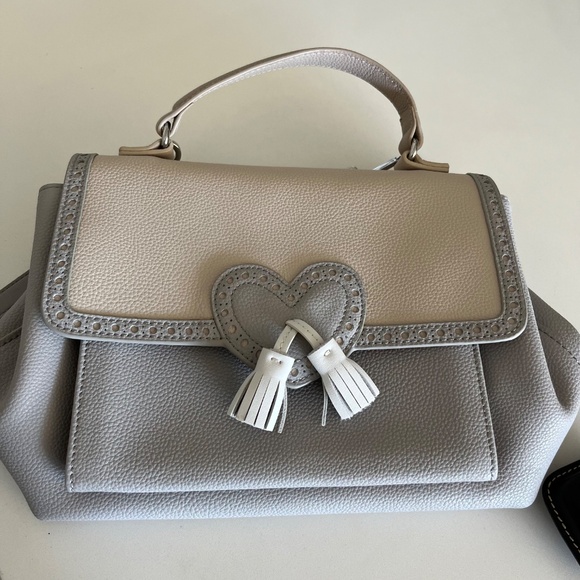 Leather bag with handle and crossbody strap - Picture 3 of 17